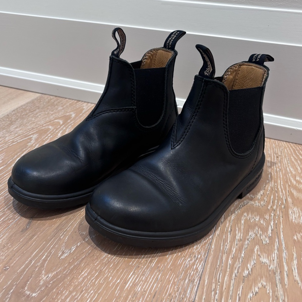 Kids Blundstone Boots Size 3 (US Kids 4)